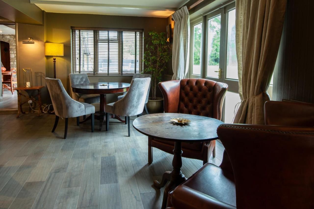Pettifers Freehouse Hotel Crudwell Exterior photo