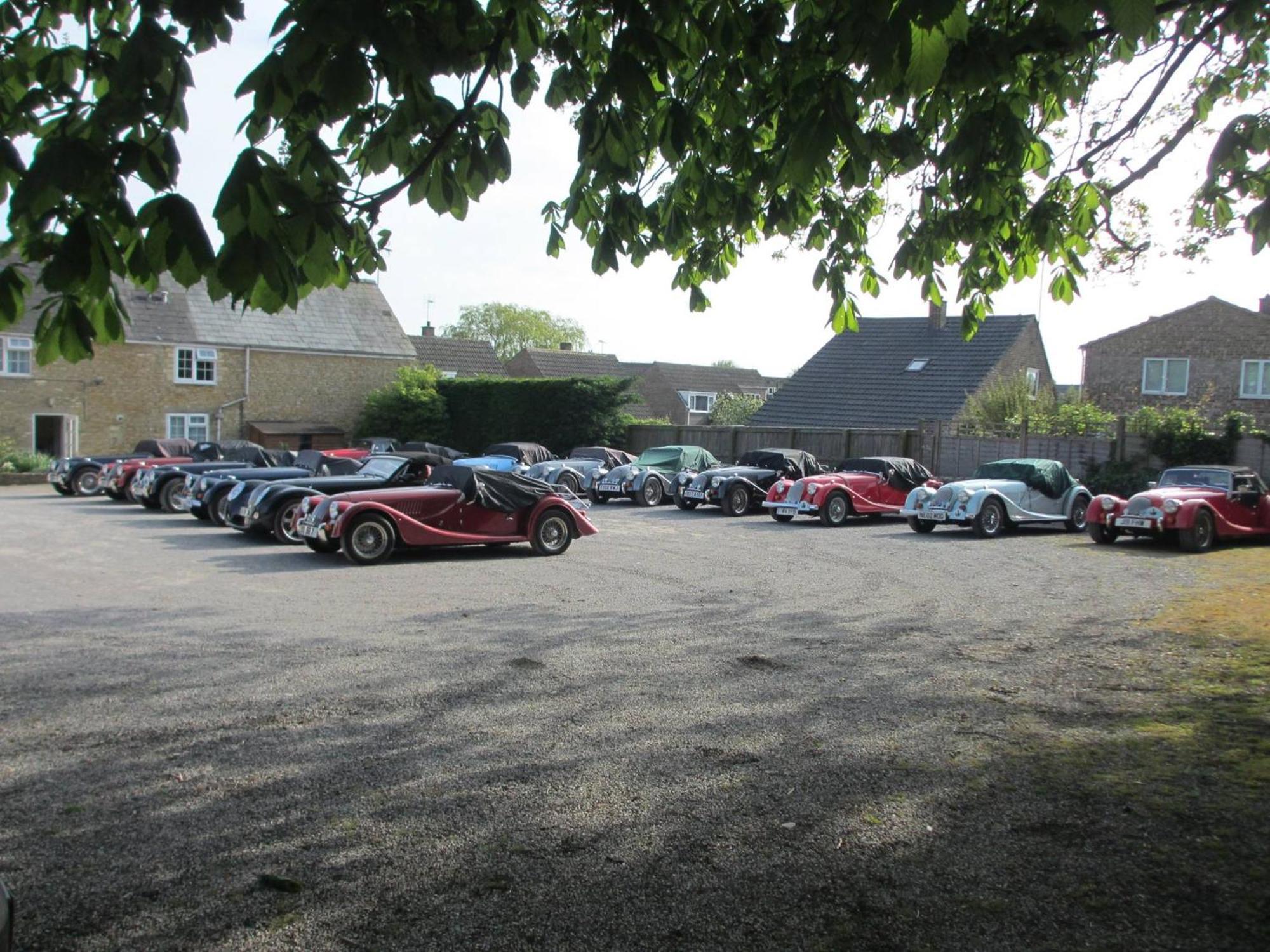 Pettifers Freehouse Hotel Crudwell Exterior photo